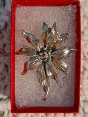 VINTAGE SARAH COVENTRY CHRISTMAS POINSETTIA BROOCH STERLING SILVER